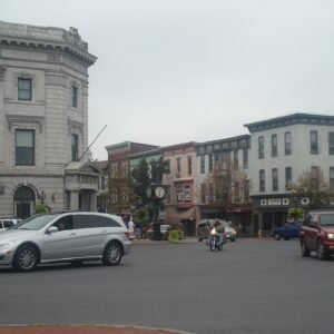 Downtown Gettysburg streetscape at Lincoln Square